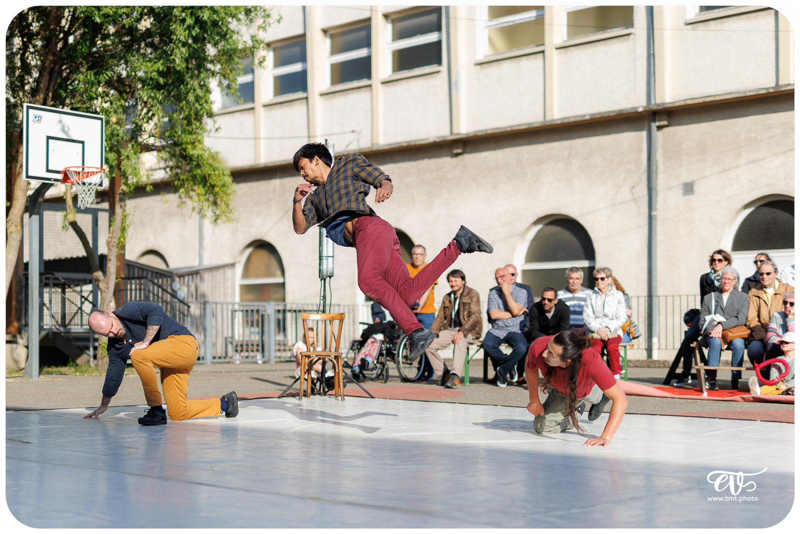 NO MAN'S LAND (CIE DARUMA)